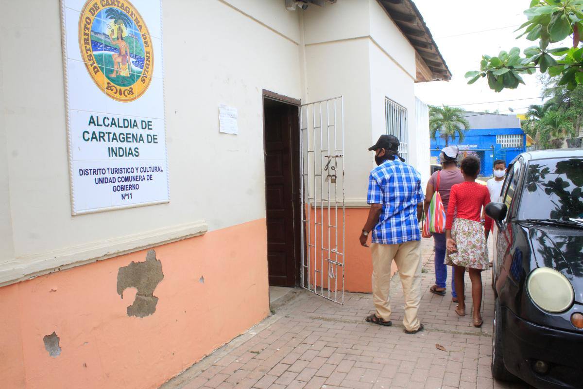 Adultos mayores siguen esperando la entrega de sus paquetes alimentarios