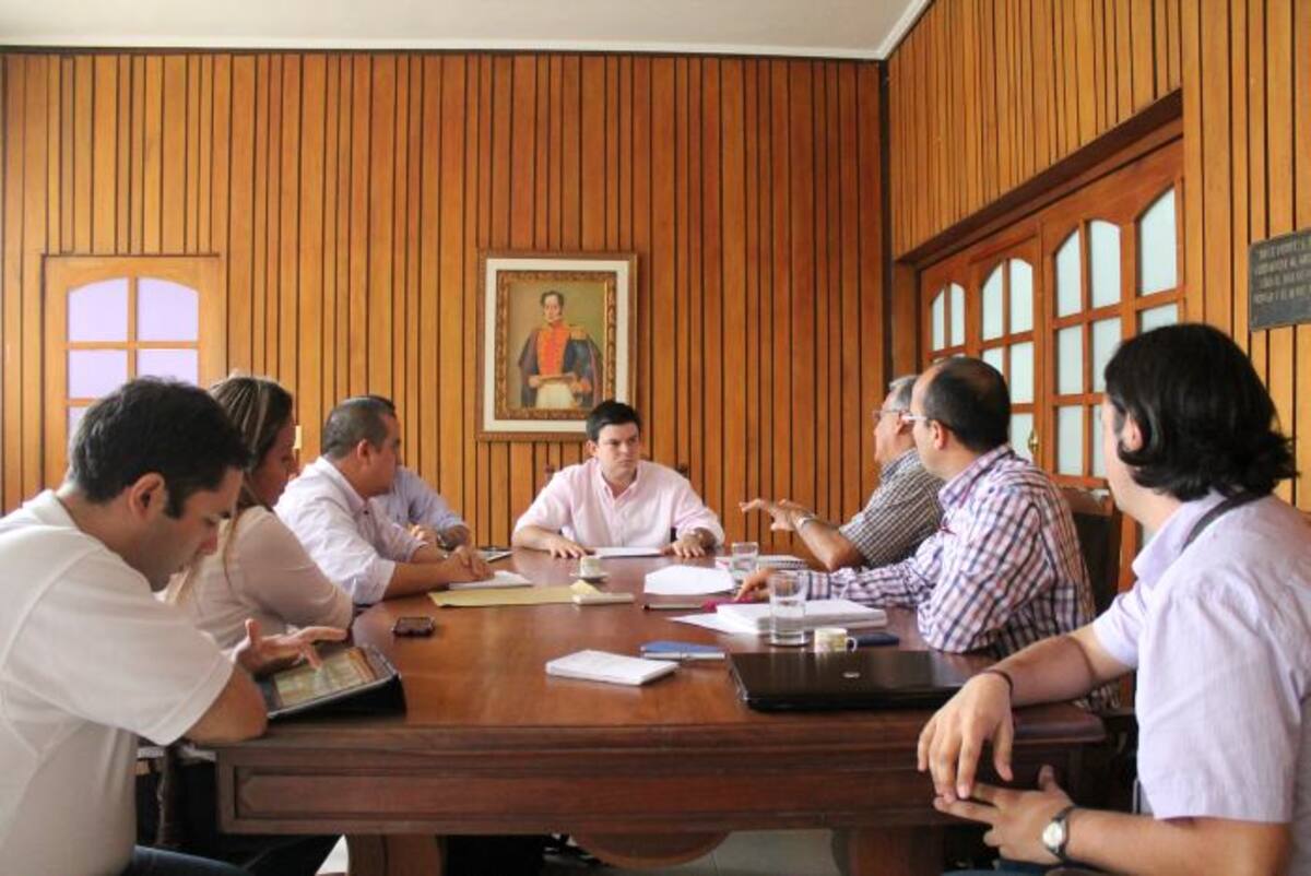 El Gobernador de Córdoba, Alejandro Lyons, se reunió con funcionarios del Fondo Adaptación.