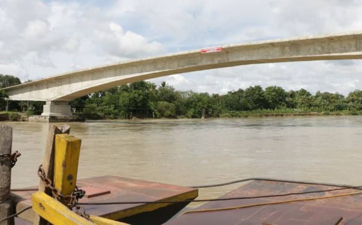 Aún el puente de Valencia sigue convertido en un elefante blanco. CORTESÍA.