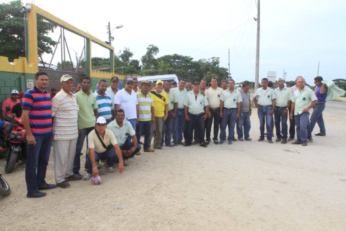 Los choferes de Arjona no prestaron sus servicios ayer en la mañana. Julio Castaño/ El Universal