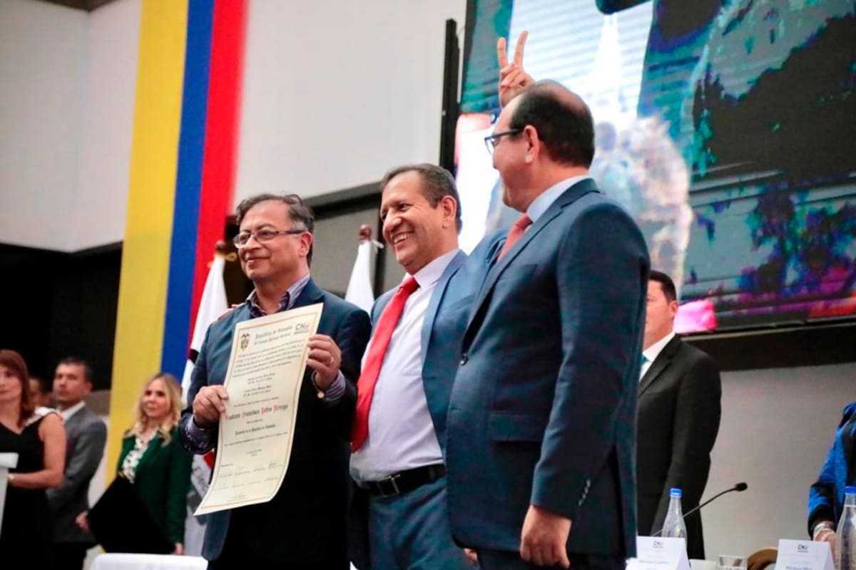 Gustavo Petro insiste en dialogar con Rodolfo Hernández y Álvaro Uribe