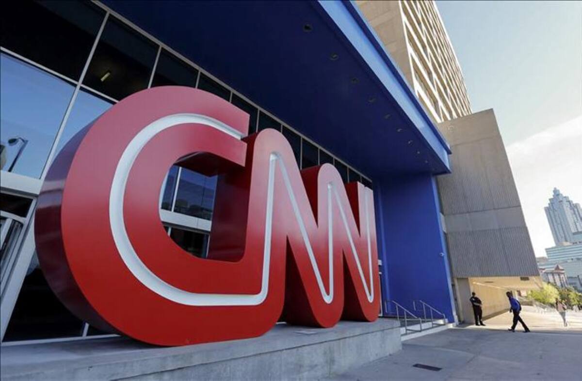 Zucker ha hecho estas afirmaciones horas después de recibir un paquete que contenía una bomba casera en la sala de recepción del correo de la sede de la CNN en Nueva York, en el edificio Time Warner, a pocos metros del Central Park. EFE