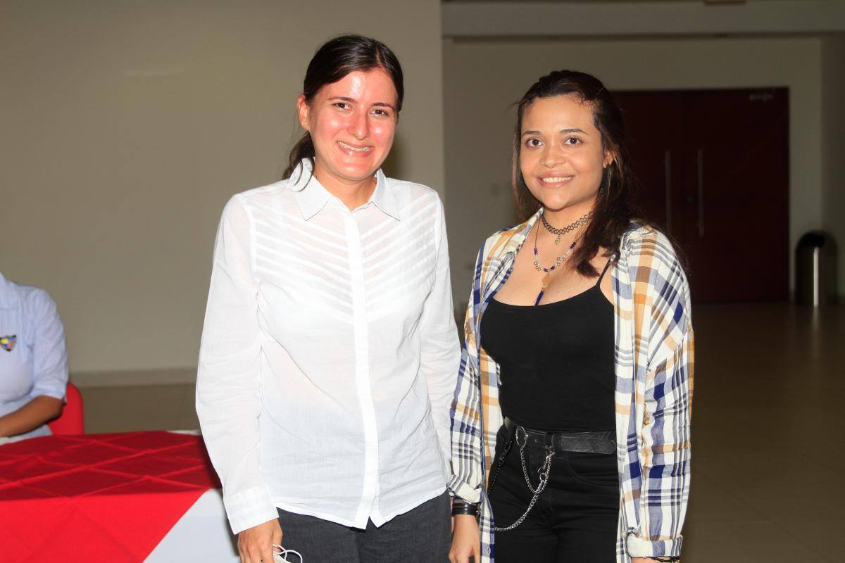 María Margarita Carrasquilla Rodríguez y María José Pérez Gaviria.//Foto: Óscar Díaz - El Universal.
