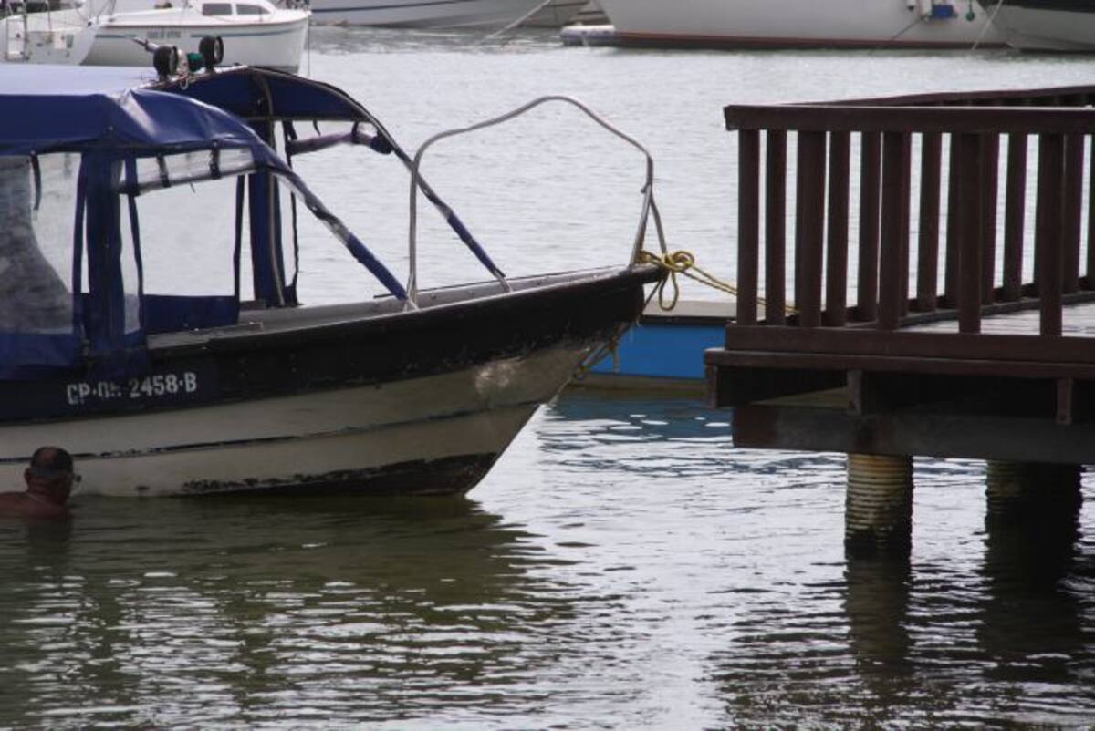 Así atracan algunas embarcaciones en los muelles ubicados en la Avenida Miramar. Zenia Valdelamar- El Universal.