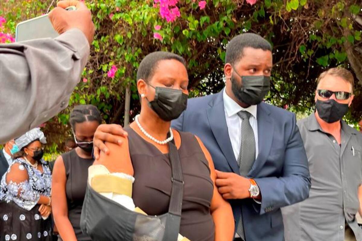 Viuda del presidente haitiano recibe condolencias de políticos en ceremonia