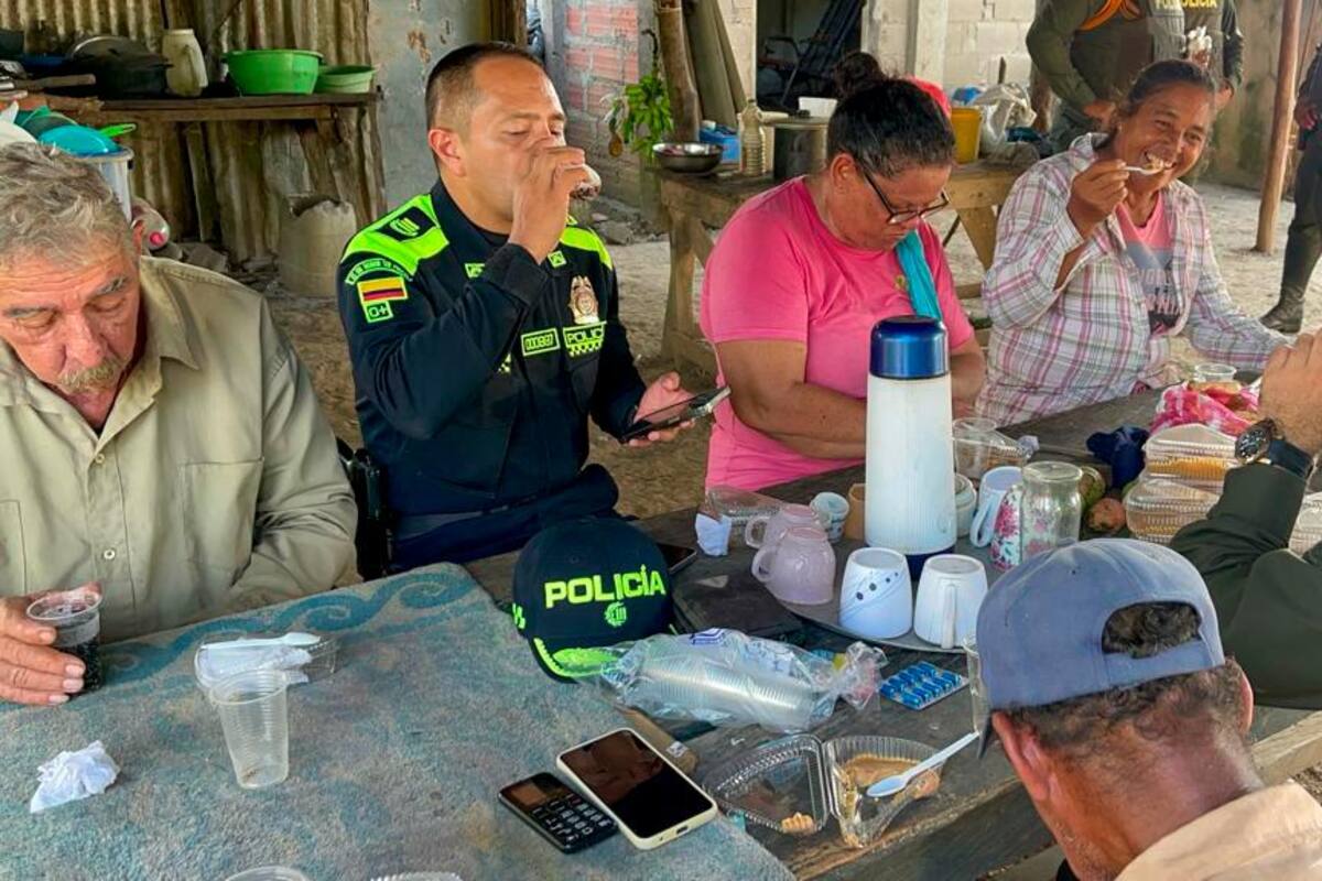 ¡Buena esa! Policía de Bolívar adelantó la Navidad a familia de El Bálsamo (Arjona)
