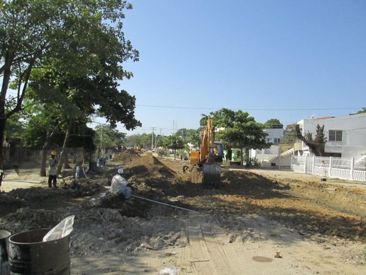 LOS HABITANTES DE LA calle Pedro Adán Brioschi dicen que ésta en realidad es una avenida desaprovechada foto Ruben Dario Alvarez