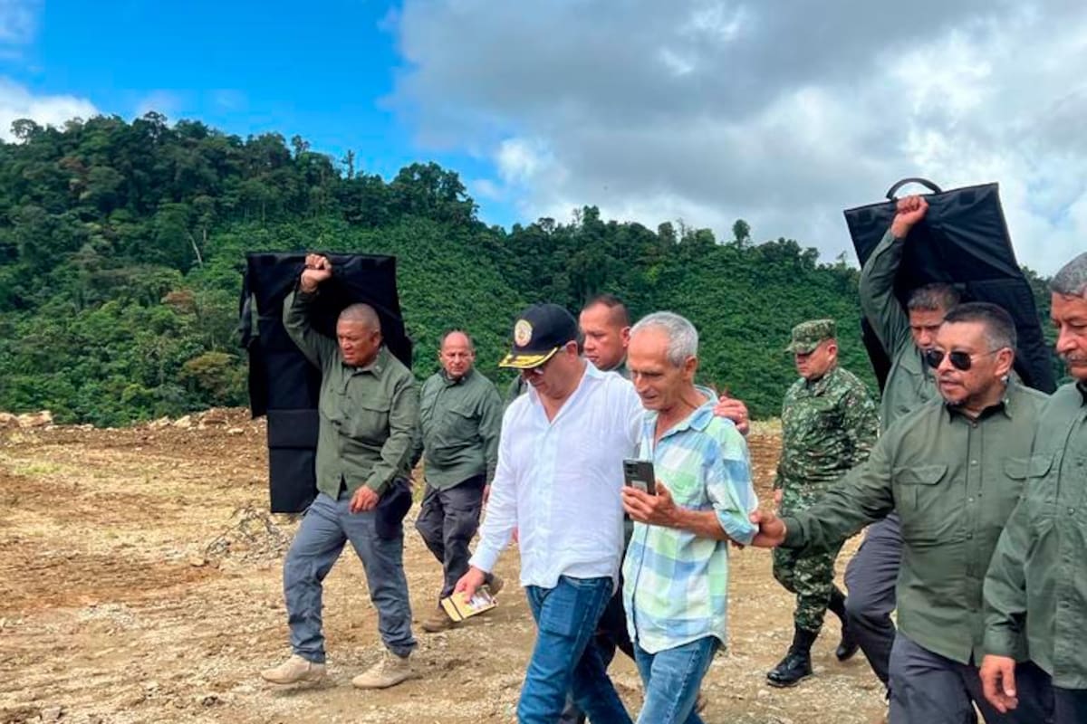 Petro anuncia declaratoria de estado de desastre natural tras alud en Chocó