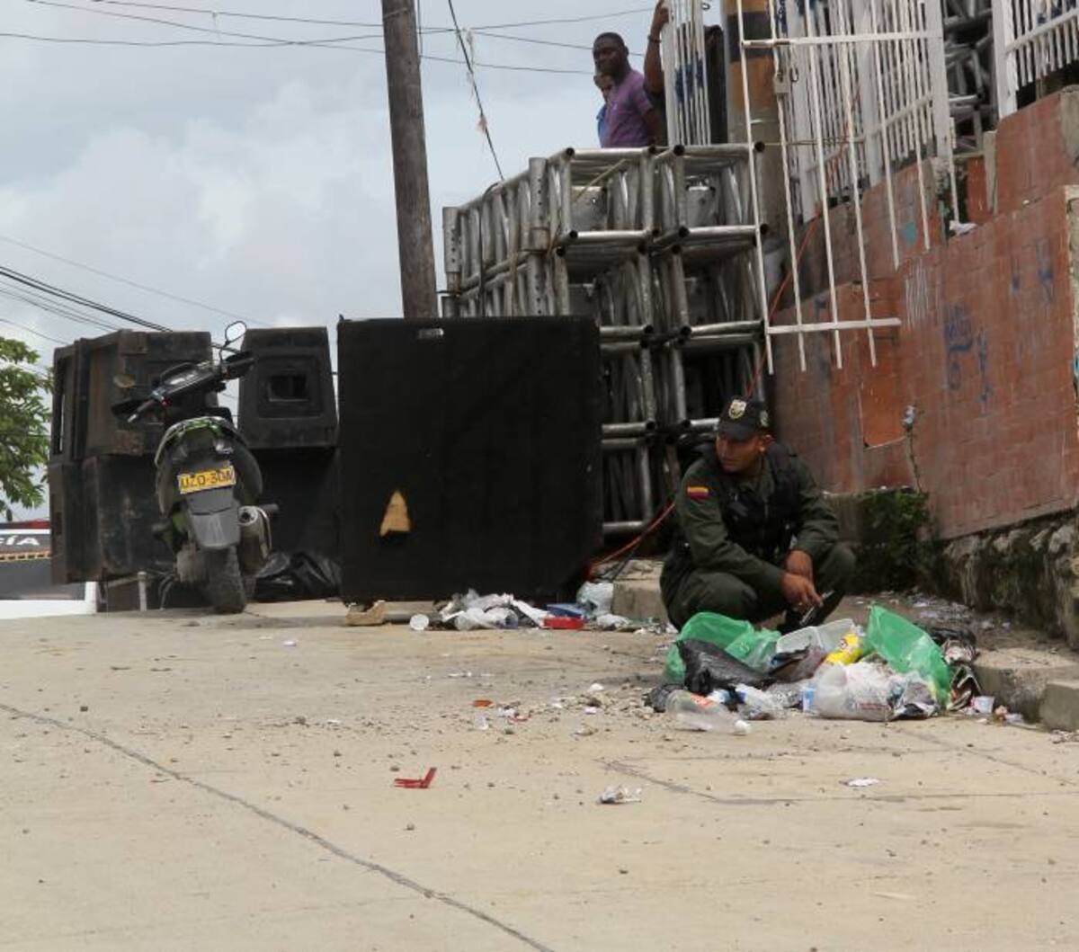 La explosión en la casa de los Iriarte revolucionó la calle 48 de La María en pleno hervor del mediodía.