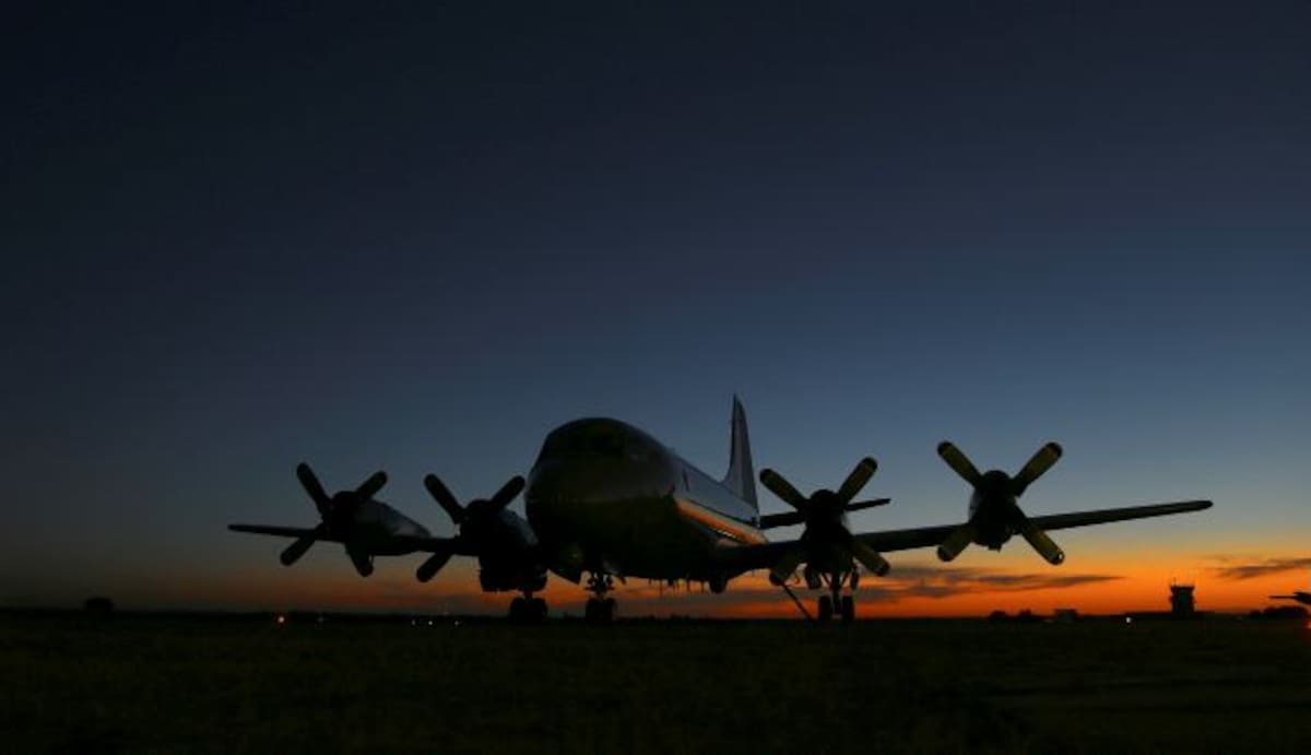 Este es uno de los aviones que trabaja en la búsqueda de rastros del vuelo del Malaysia Airlines. AP Rob Griffith