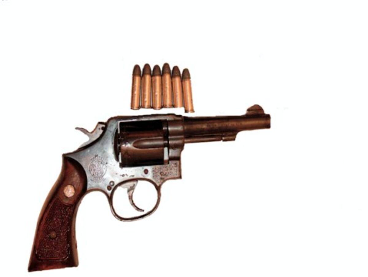A los capturados les hallaron armas y granadas.