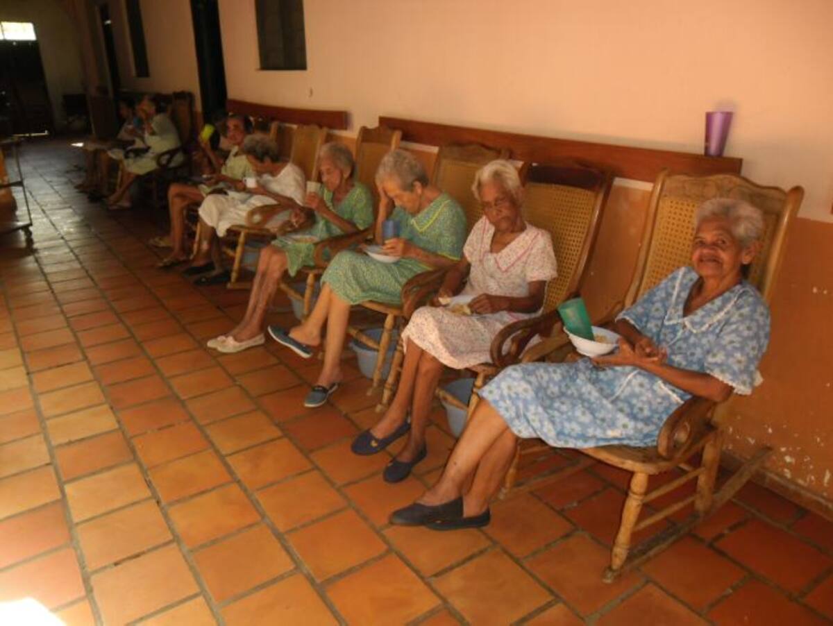 El asilo de Mompox atiende a unos 80 ancianos, que reciben posada y alimentación, entre otros beneficios. CORTESÍA
