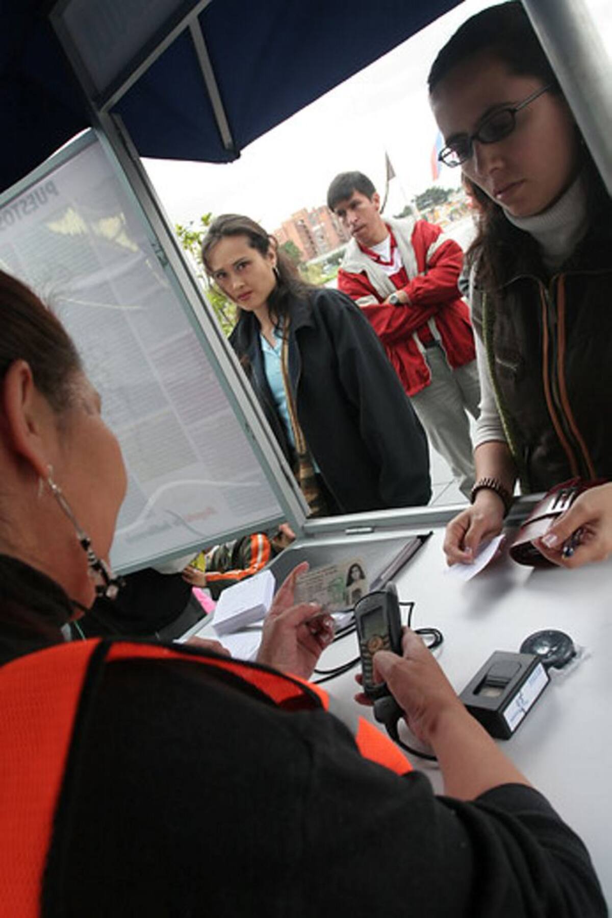 En el exterior se registraron 44.246 colombianos, Norte de Santander 86.152, Santander 56.230 y Valle 130.605. COLPRENSA
