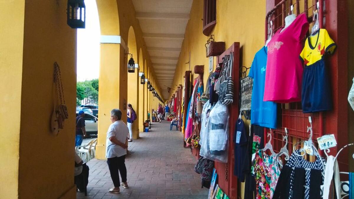 Se espera que la Escuela Taller y los arrendatarios puedan llegar a un acuerdo sobre el incremento del canon de alquiler en los locales de las Bóvedas. Manuel Fernando Herrera Figueroa. EL UNIVERSAL.