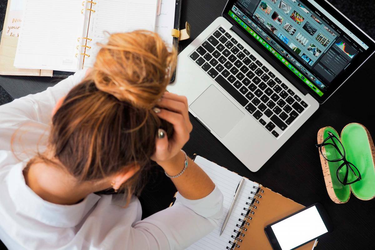 ¿Sufre de estrés laboral? Identifique las causas y enfréntelas
