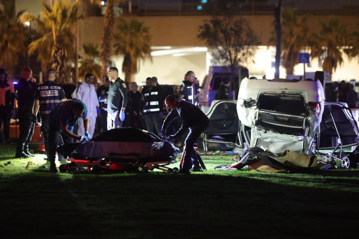 Un italiano muerto y siete turistas heridos en un ataque en Tel Aviv