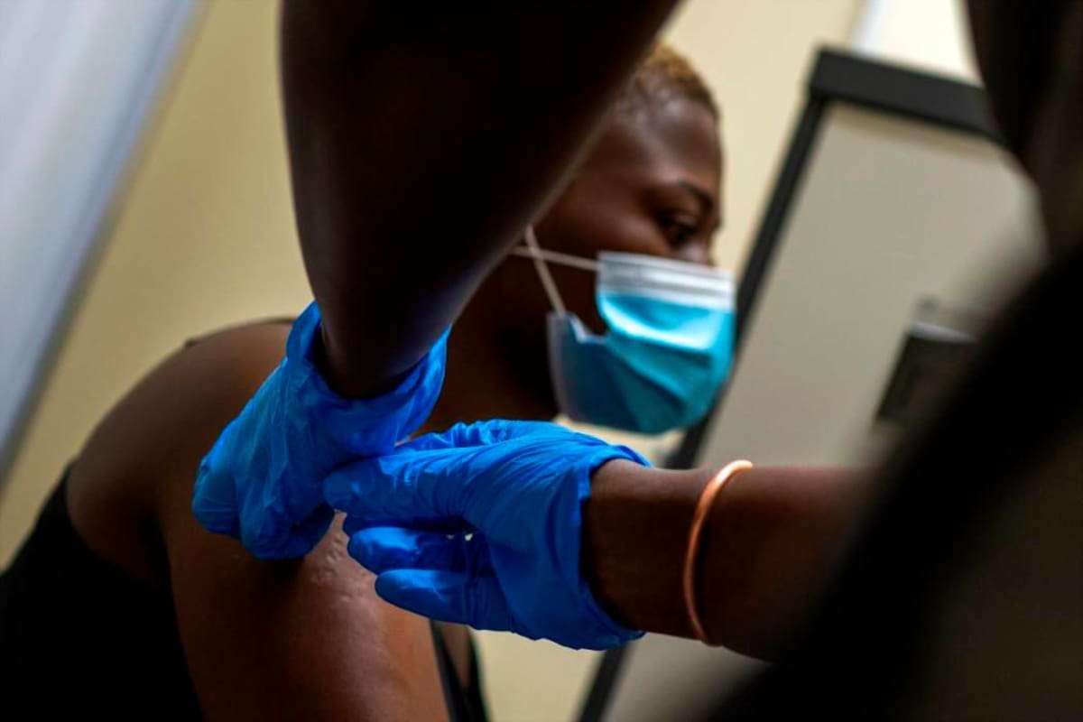OMS: Se tardará semanas en conocer el alcance de la variante sudafricana
