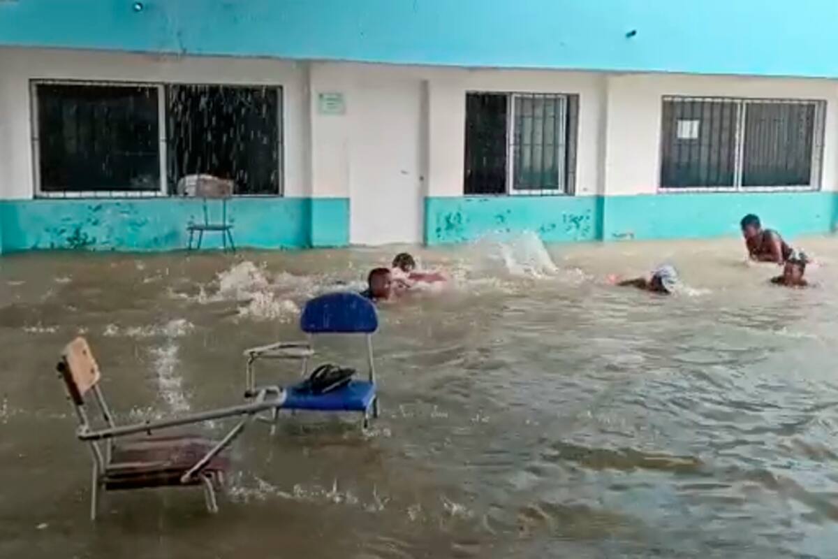 Video: Lanzan SOS por inundación en Institución Educativa de Gambote