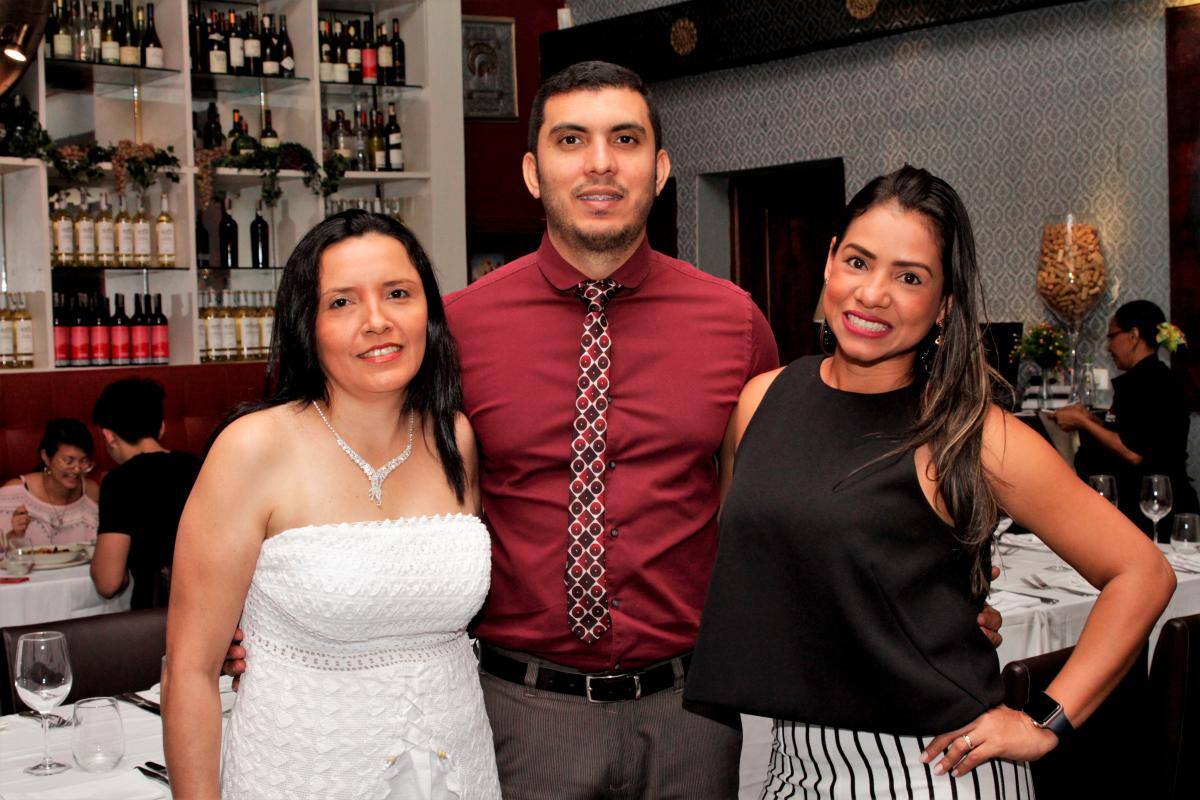 Merly Peña, Abdul Chalabe y Carolina Blanco.