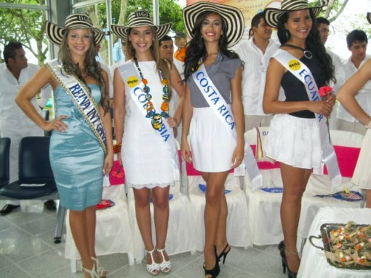 María Astrid de la Espriella, reina internacional; Katherine Carrillo de Colombia, Mariana Loranca de Costa Rica y Rina Cantó de Ecuador.