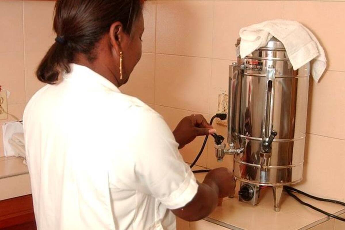 Si trabajas como empleada doméstica así deben liquidarte la prima navideña