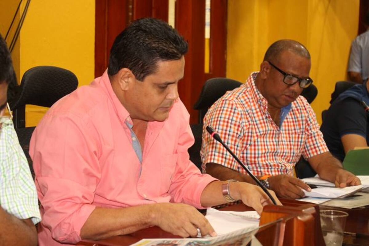Concejales, David Caballero, ponente del proyecto; y Rodrigo Reyes, del Partidoi Conservador. El Universal