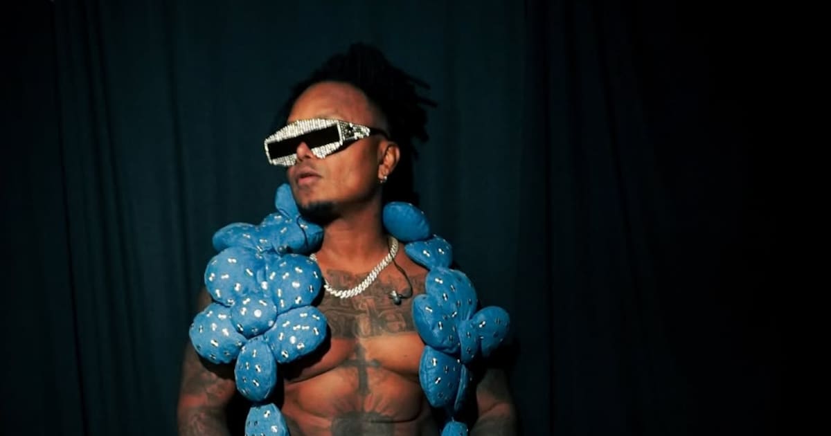 El look de Mr. Black en el concierto de J Balvin que desató comentarios