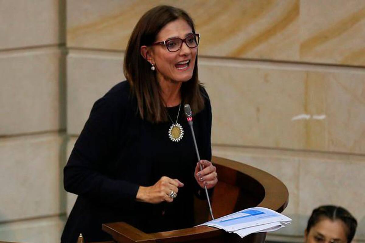 Ángela María Orozco, ministra de Transporte, dio positivo para COVID-19