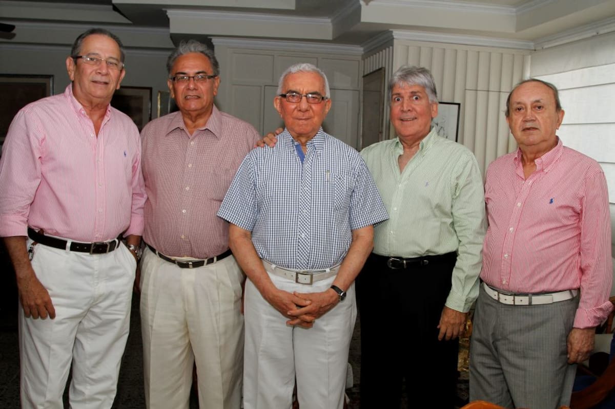Dionisio Osorio, Alberto Ballestas; el cumplimentado, Rafael Ballestas Morales; Álvaro Llamas y Alonso Franco.