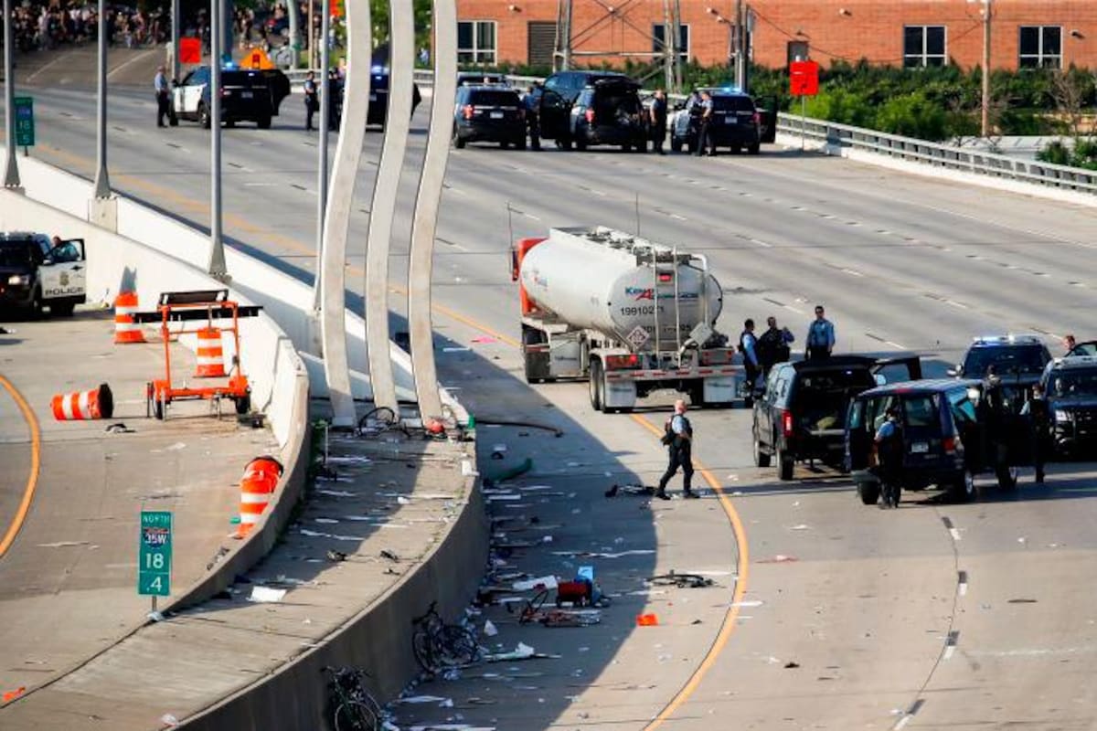 Camión embiste a manifestantes en Minneapolis