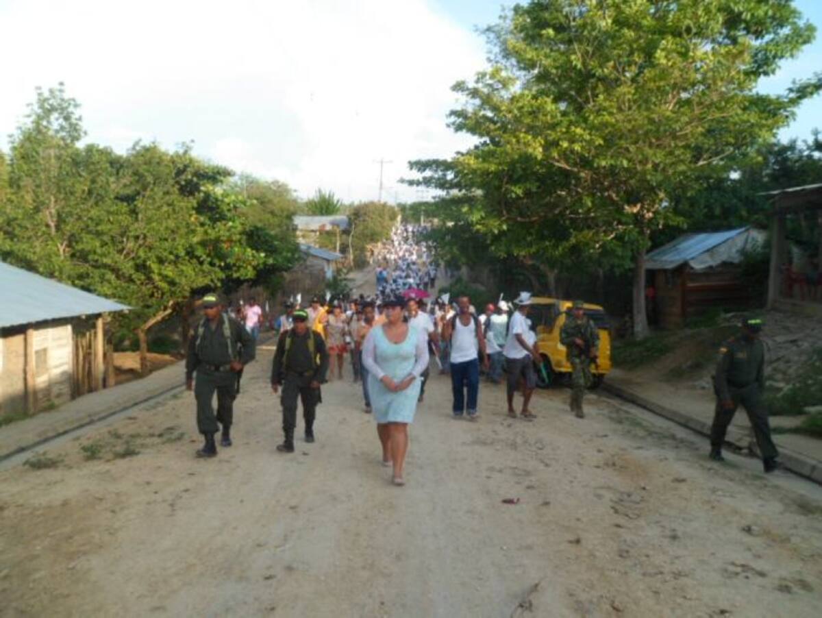 Ayer, en horas de la tarde, la alcaldesa encargada de Villanueva, Liliana Guzmán, convocó a una marcha por la paz. Cortesía