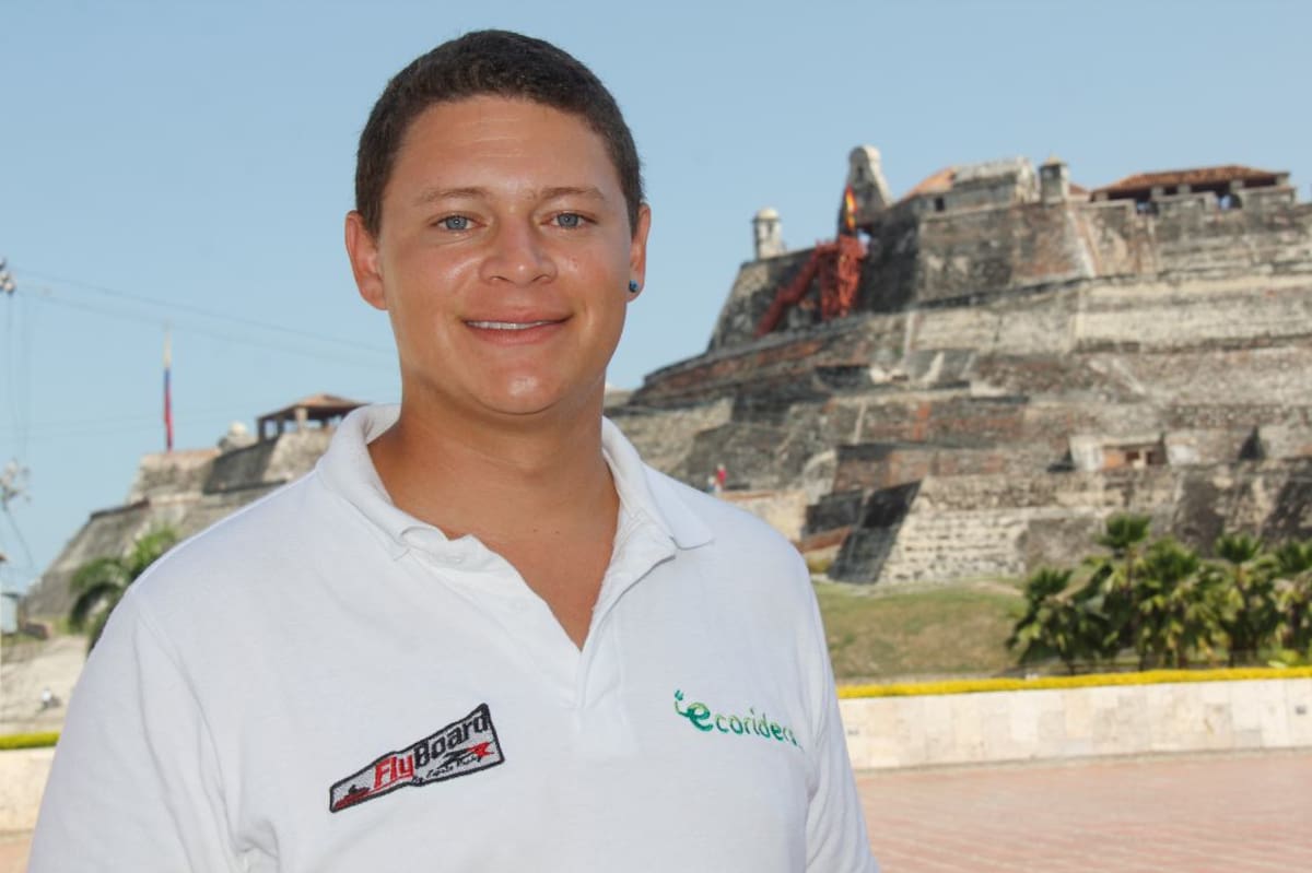 Moisés Bustillo es el primero que practica el novedoso deporte en la ciudad.