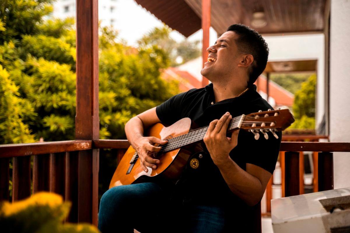 Luisk de León cuenta su vida musical en biodocumental