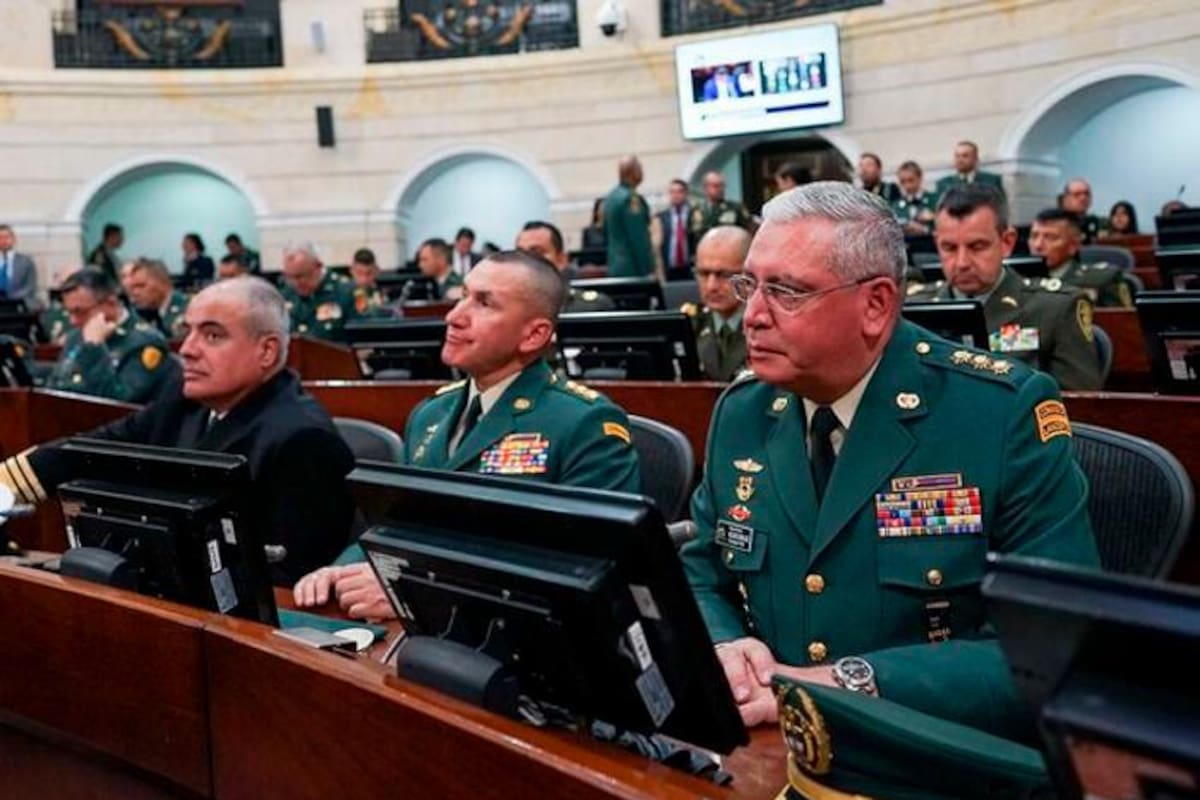 Histórico: Senado aprobó ascensos militares y con voto de exFarc