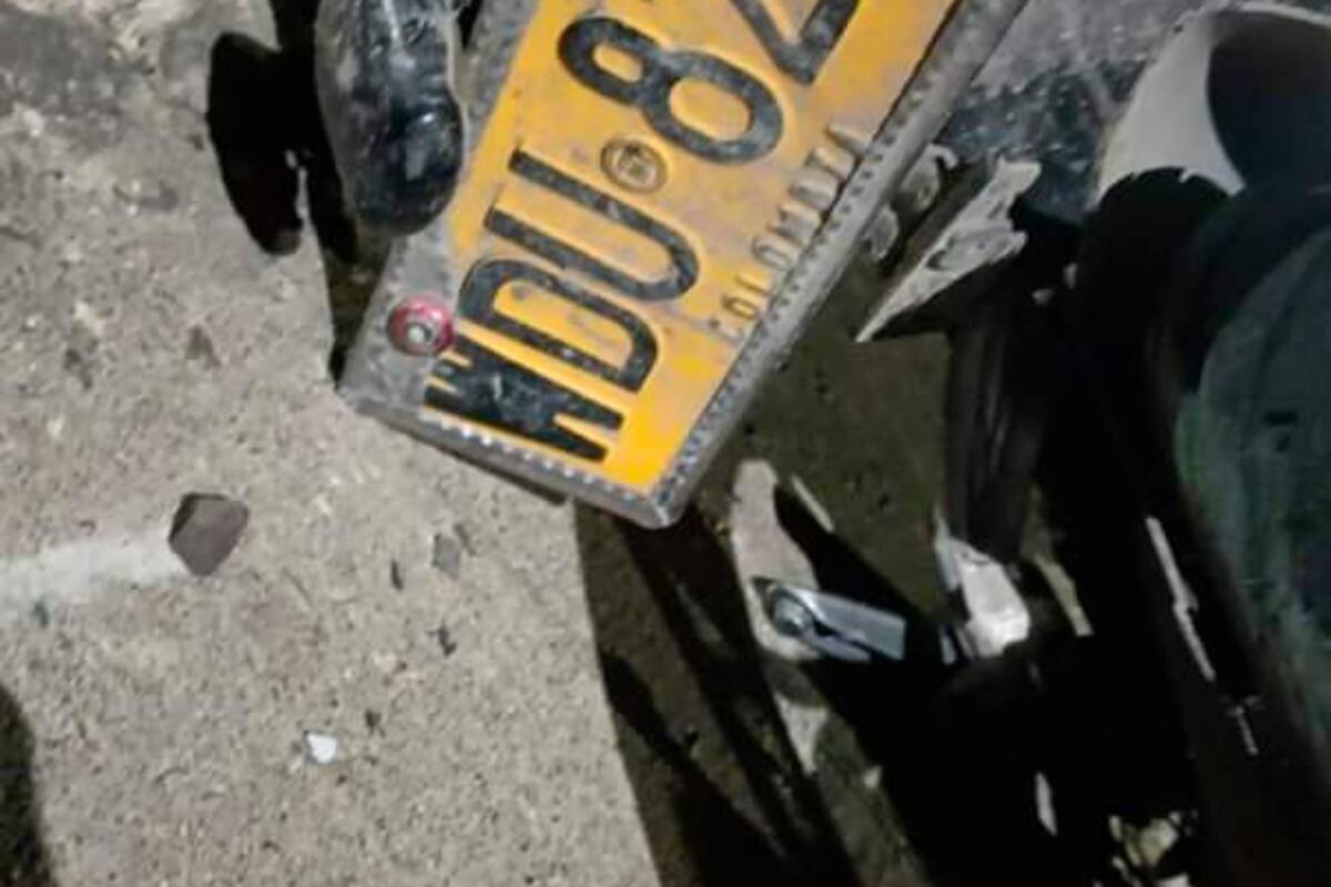 Joven de 19 años sufre accidente en su moto y muere: luchó en UCI por 7 días