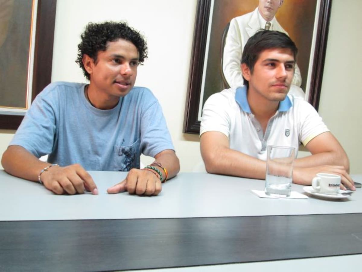 Álex Durán Macías, director de Techo en Cartagena, y Sergio Flórez Vitola, voluntario.
