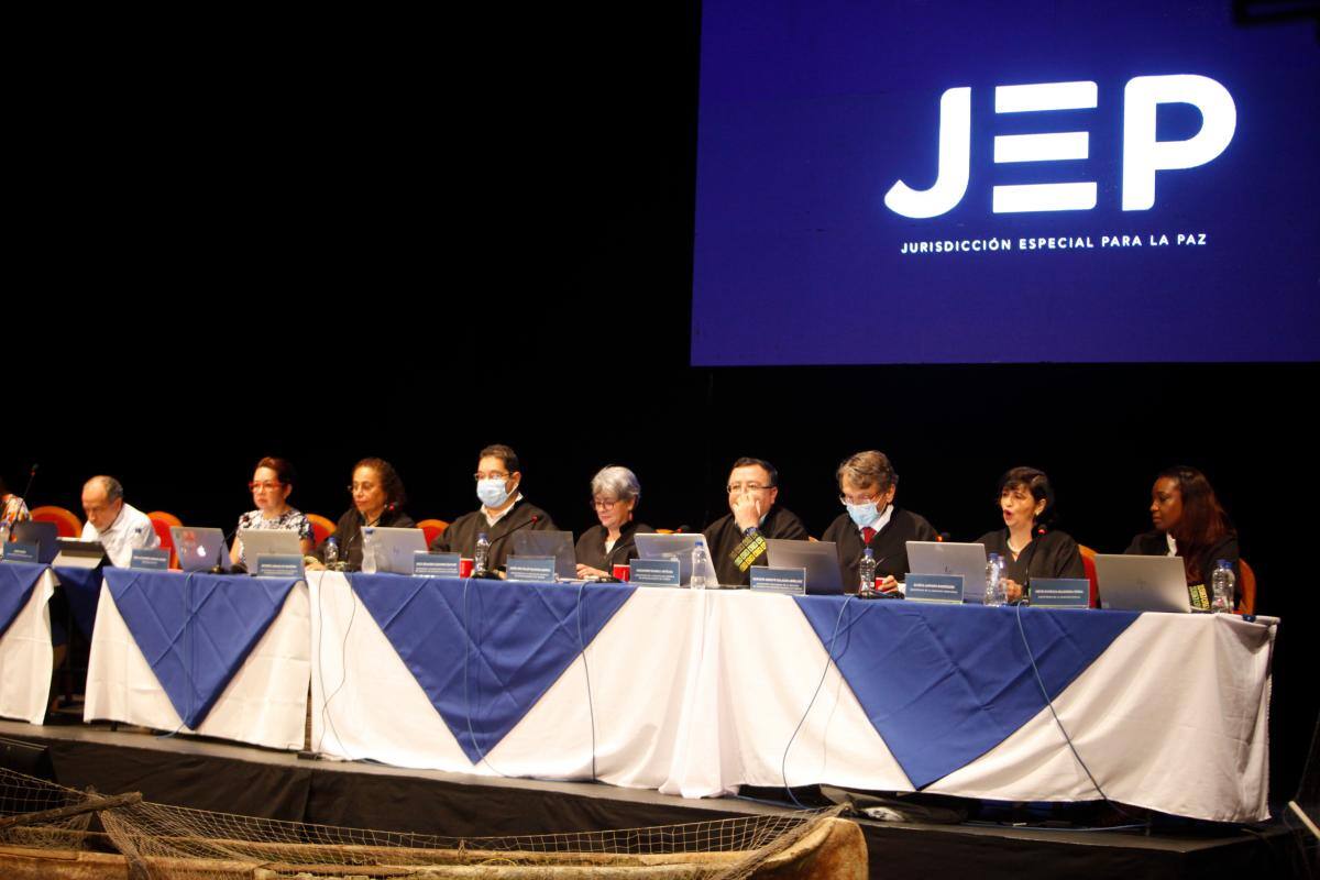 La JEP citará a miembros de las Fuerzas Armadas y exfuncionarios del gobierno