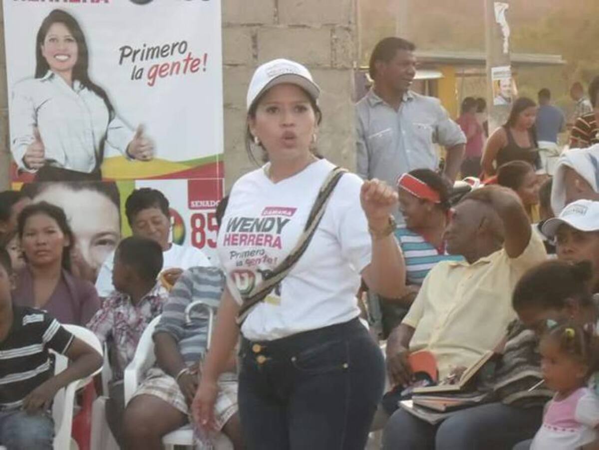Una imagen de campaña de Wendy Herrera a la Cámara en donde se ve el eslogan de “Primero la gente”. cortesía