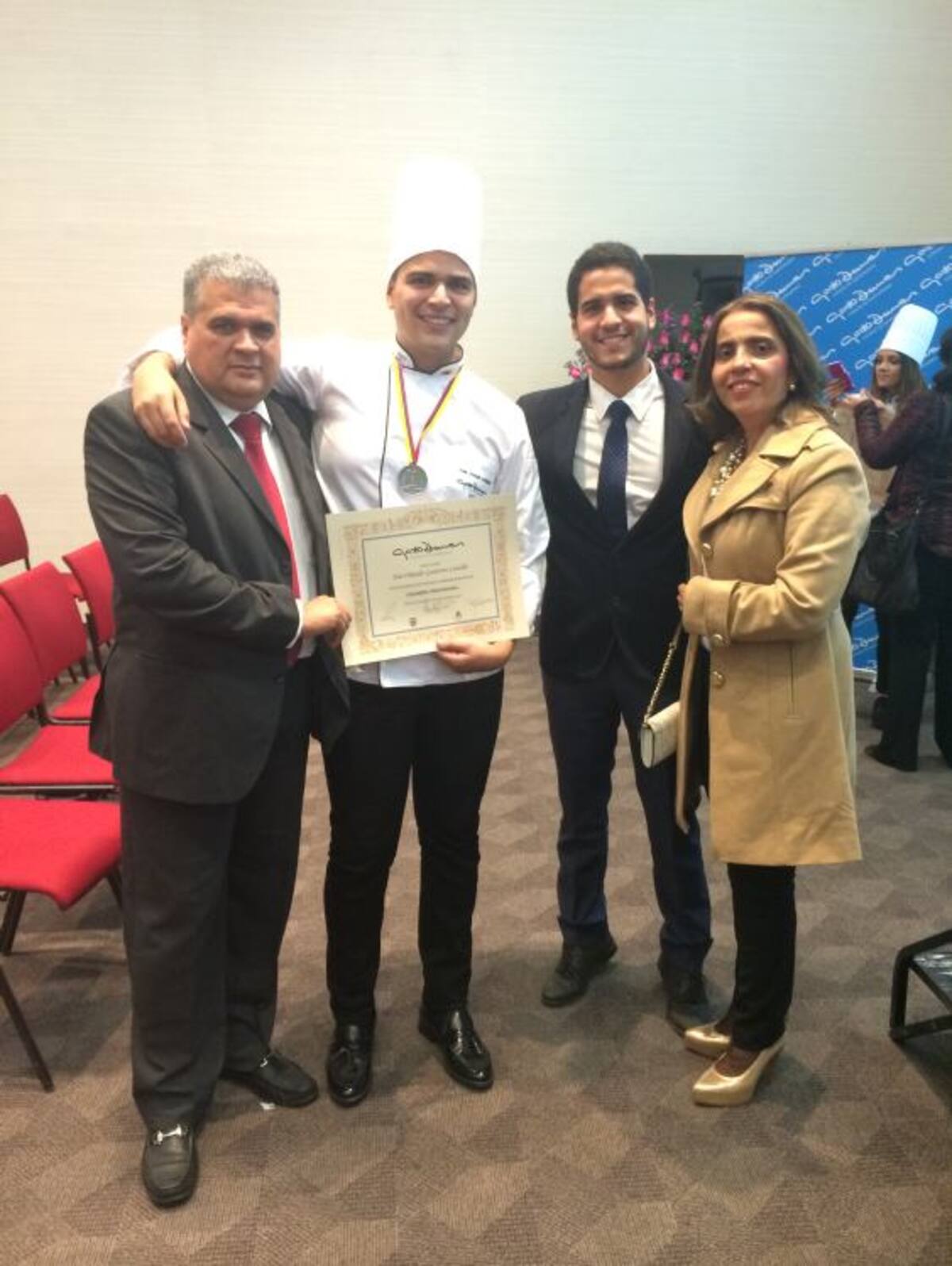 Ernesto Gutiérrez; el graduando, José Orlando Gutiérrez Castillo; Ernesto Carlos Gutiérrez Castillo y Ana María Castillo Cabarcas.