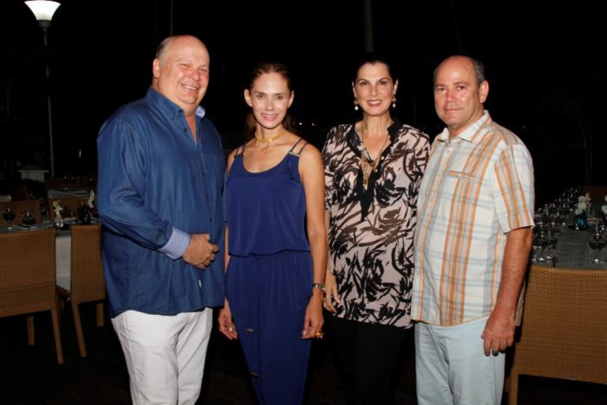 Pedro Camacho, Diana Piñeres de Camacho, Sandra Borda y Gerardo Núñez. MARUJA PARRA