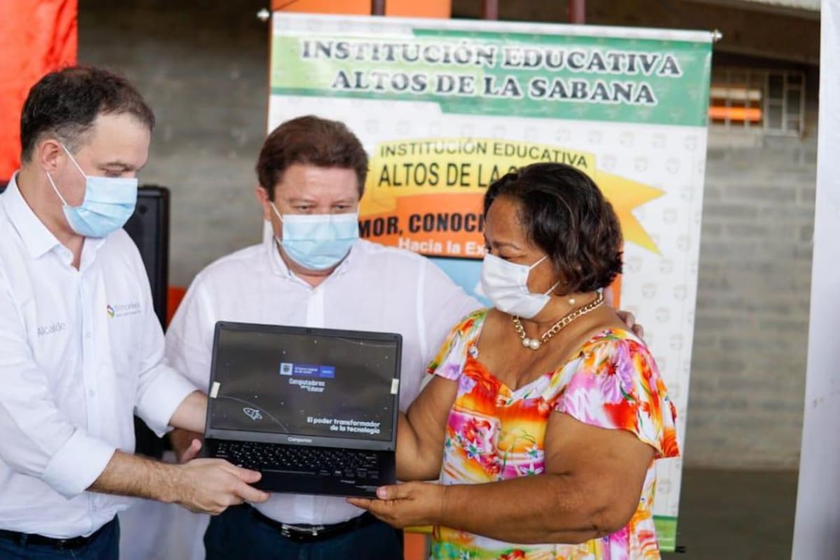 En Sincelejo este año han entregado 3 mil computadores al sector educativo