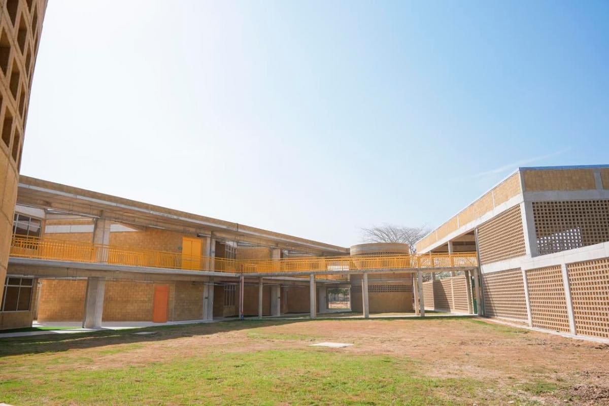 Gobierno entrega obras de la Institución Educativa Villas de Aranjuez