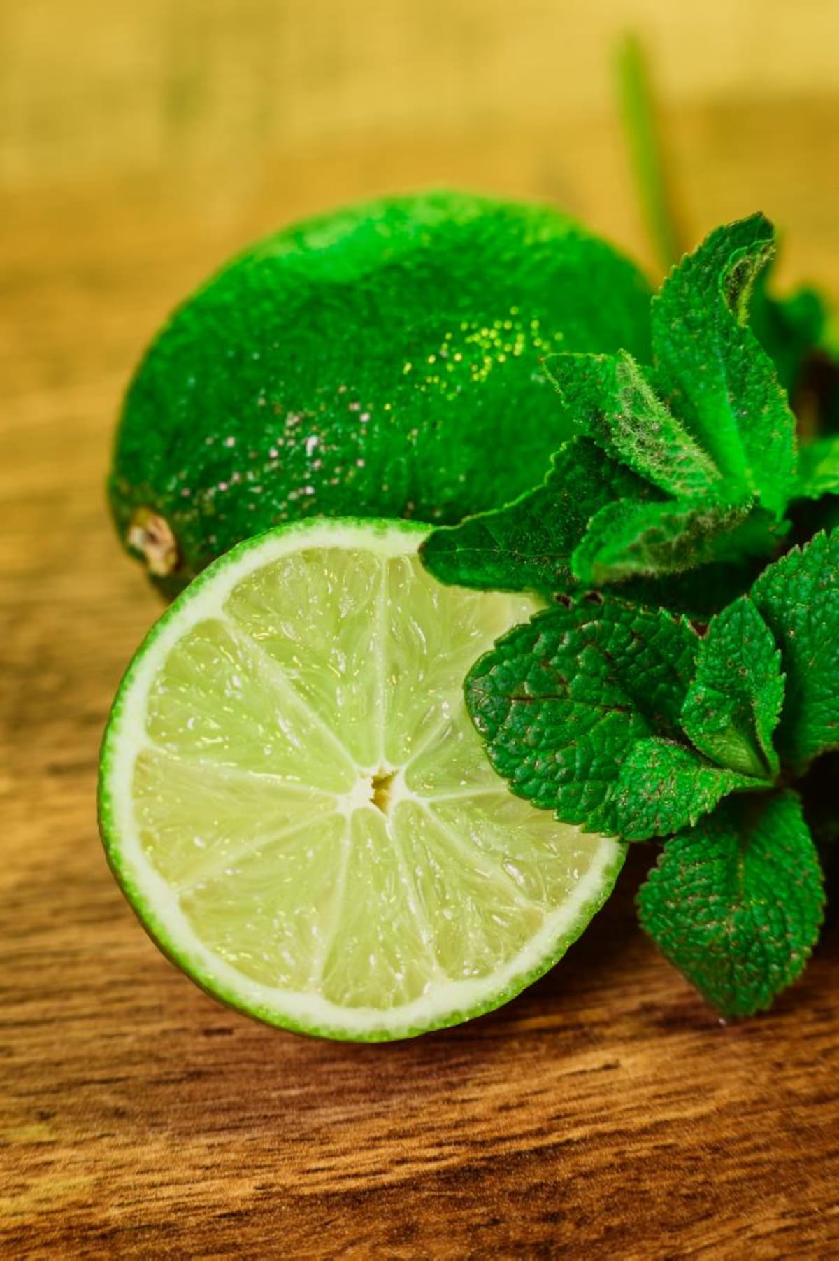 El zumo de limón también se utiliza para la limpieza del hogar, especialmente en la higiene de utensilios de cocina. 123RF.