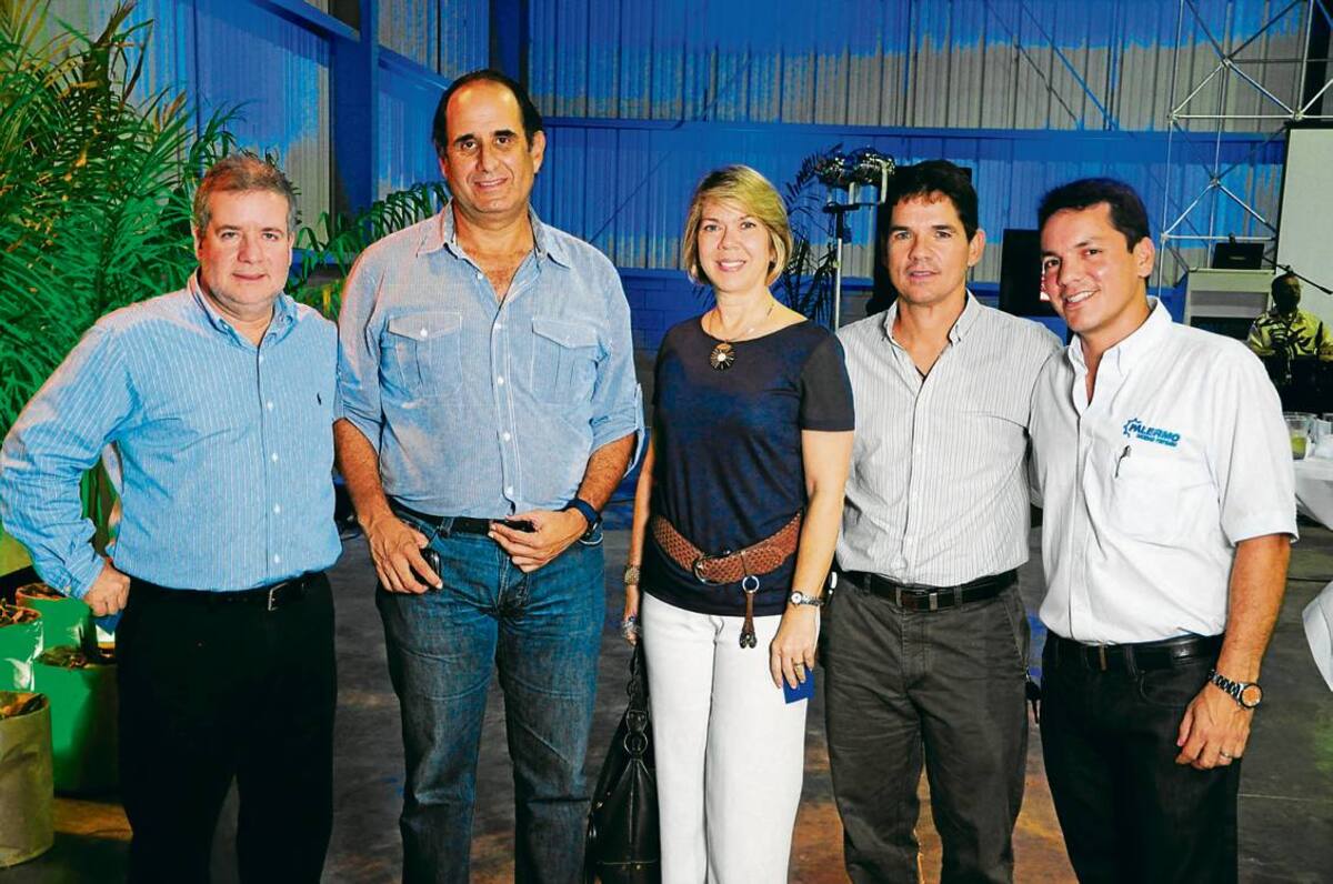 Carlos Ayala, Director de Operaciones de PSP; Antonio Felfle, Director Ejecutivo de Asoportuaria; Victoria Ibáñez, di-rectora Administrativa de AmCham; Enrique Sánchez, de Transporte Sánchez Polo y Nicola Sandoval, gerente General de Palermo Sociedad Portuaria.