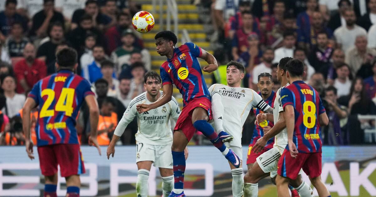Barcelona y Real Madrid empatan al descanso en el Clásico de Supercopa