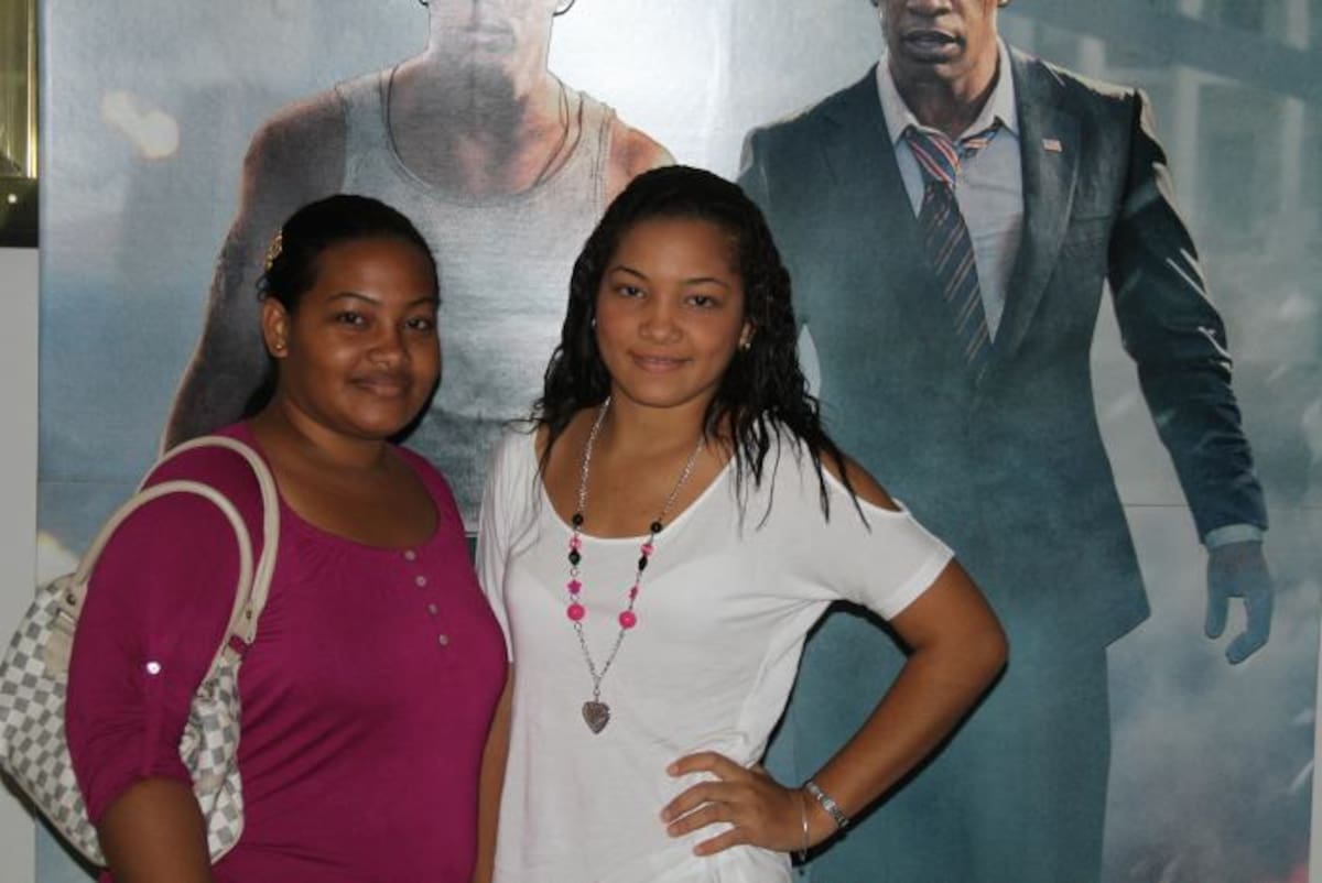 Jennifer Pérez y Sandra Pérez Victor Hugo Mora Mendoza