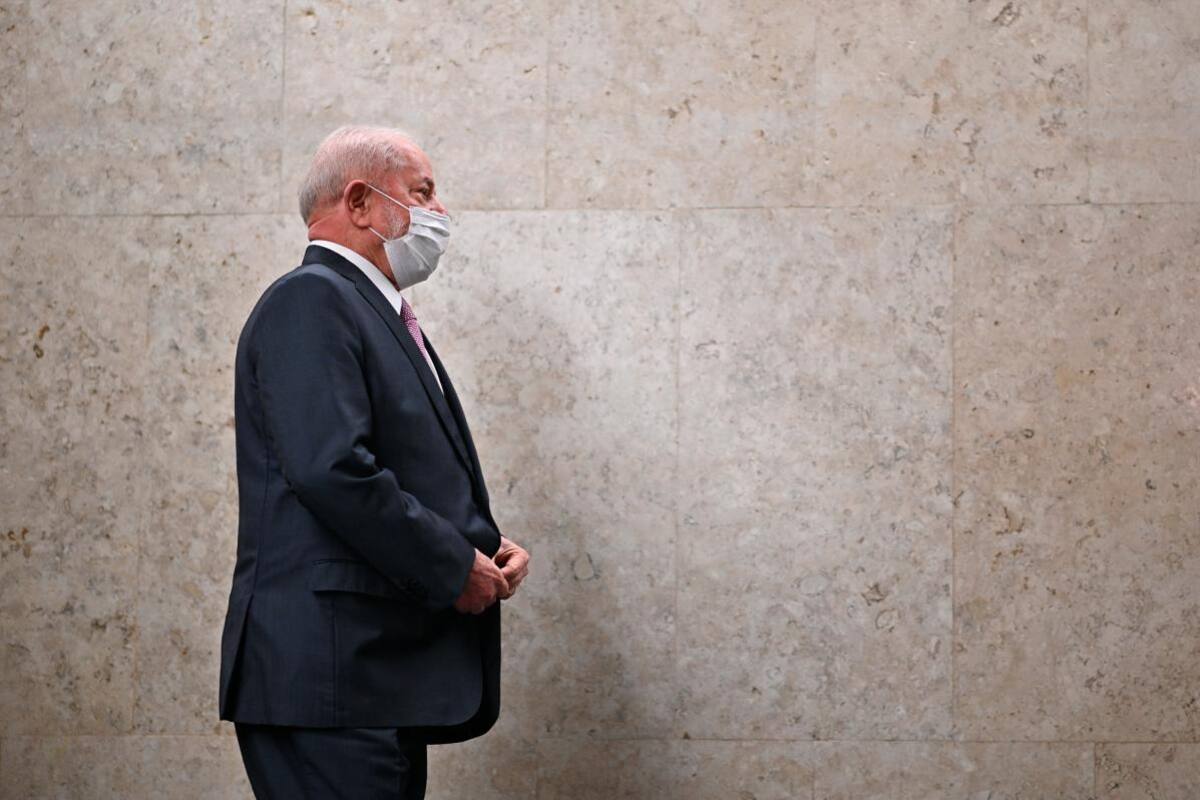 Lula da Silva, presidente de Brasil, llega al hospital para ser operado