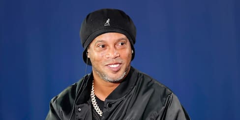 Ronaldinho estrena su primer álbum como cantante, varios artistas colombianos participan