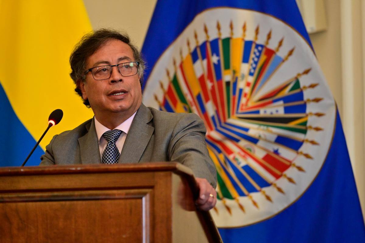Petro propone rehacer la Carta Democrática de la OEA
