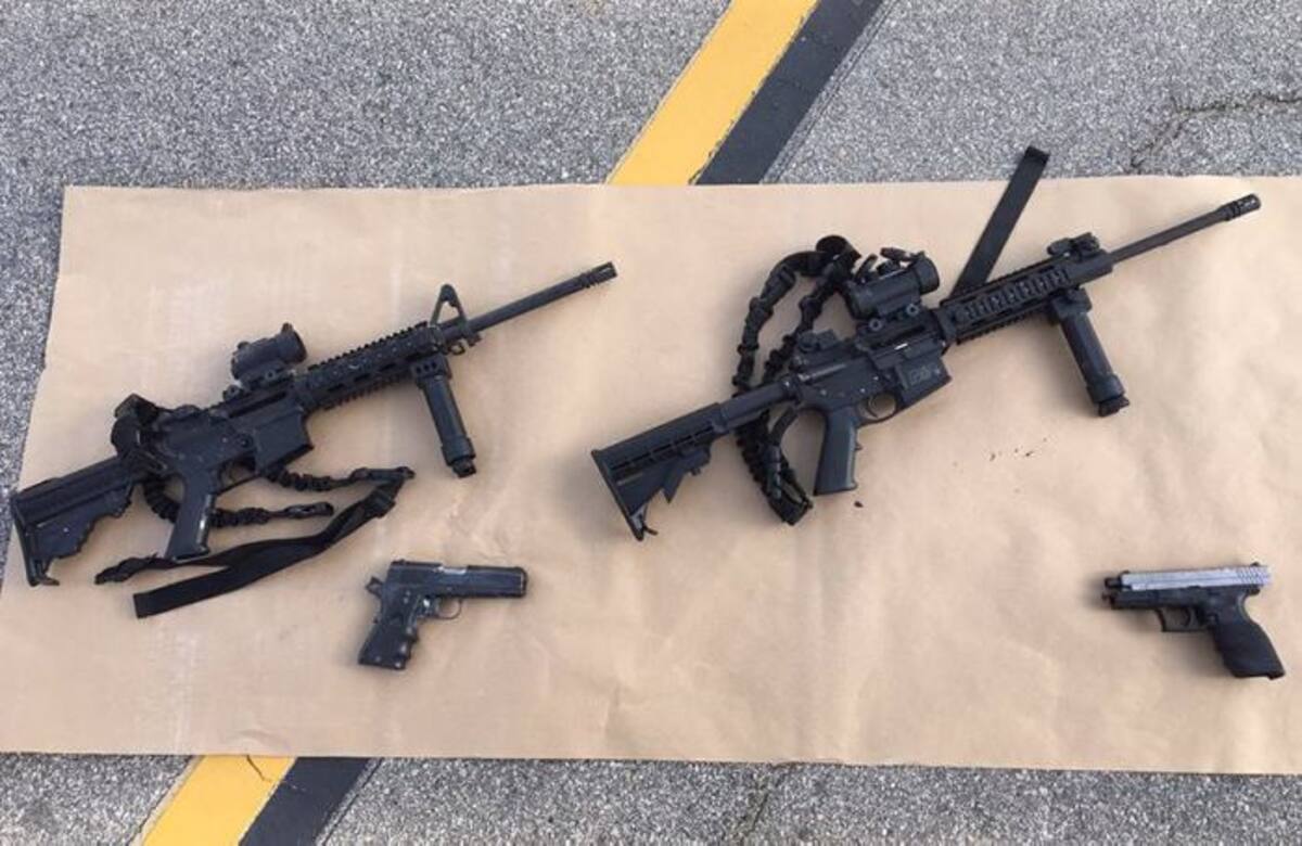 Armas que utilizaron los atacantes. AFP